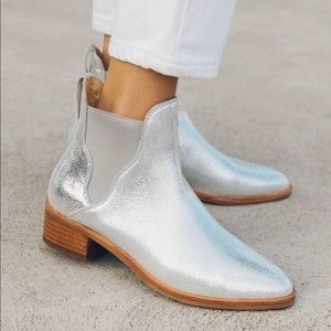 Soludos Chelsea Boots